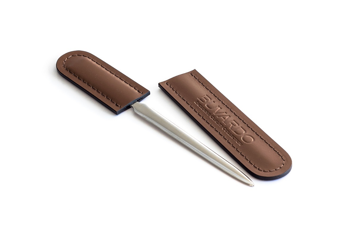 Нож для писем в чехле из кожи цвет орех