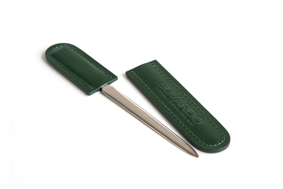 Нож канцелярский в чехле зеленый